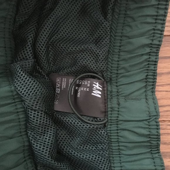 NWOT Hm men bathing suit - Picture 2 of 2